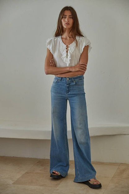 L6502 | Woven Cotton Linen Button V-Neck Short Sleeve Top - 606River